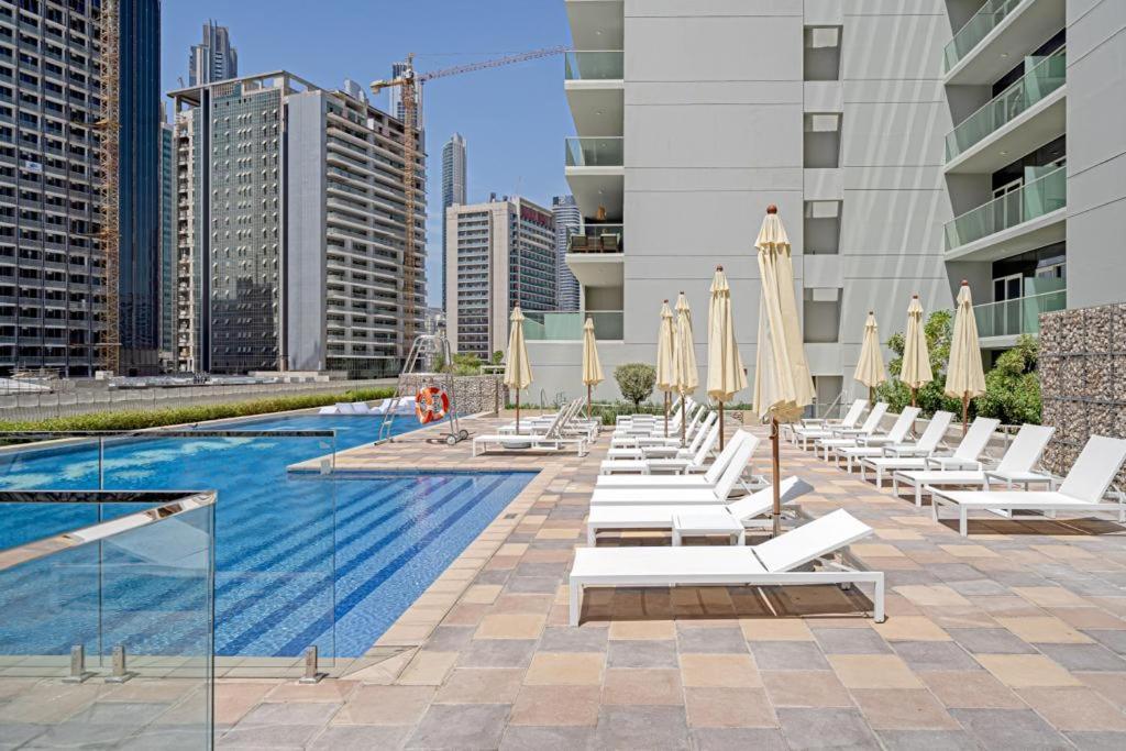 Brand New 1Br- Business Bay - Burj Khalifa View Apartment Dubai Luaran gambar