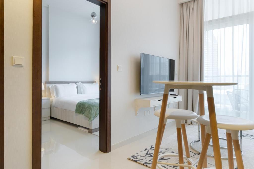 Brand New 1Br- Business Bay - Burj Khalifa View Apartment Dubai Luaran gambar