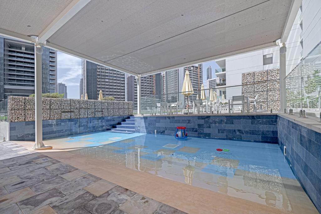 Brand New 1Br- Business Bay - Burj Khalifa View Apartment Dubai Luaran gambar